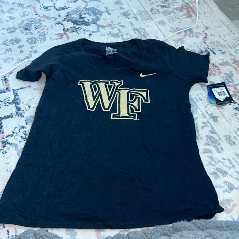 Wake Forest Nike TShirt size large NWT